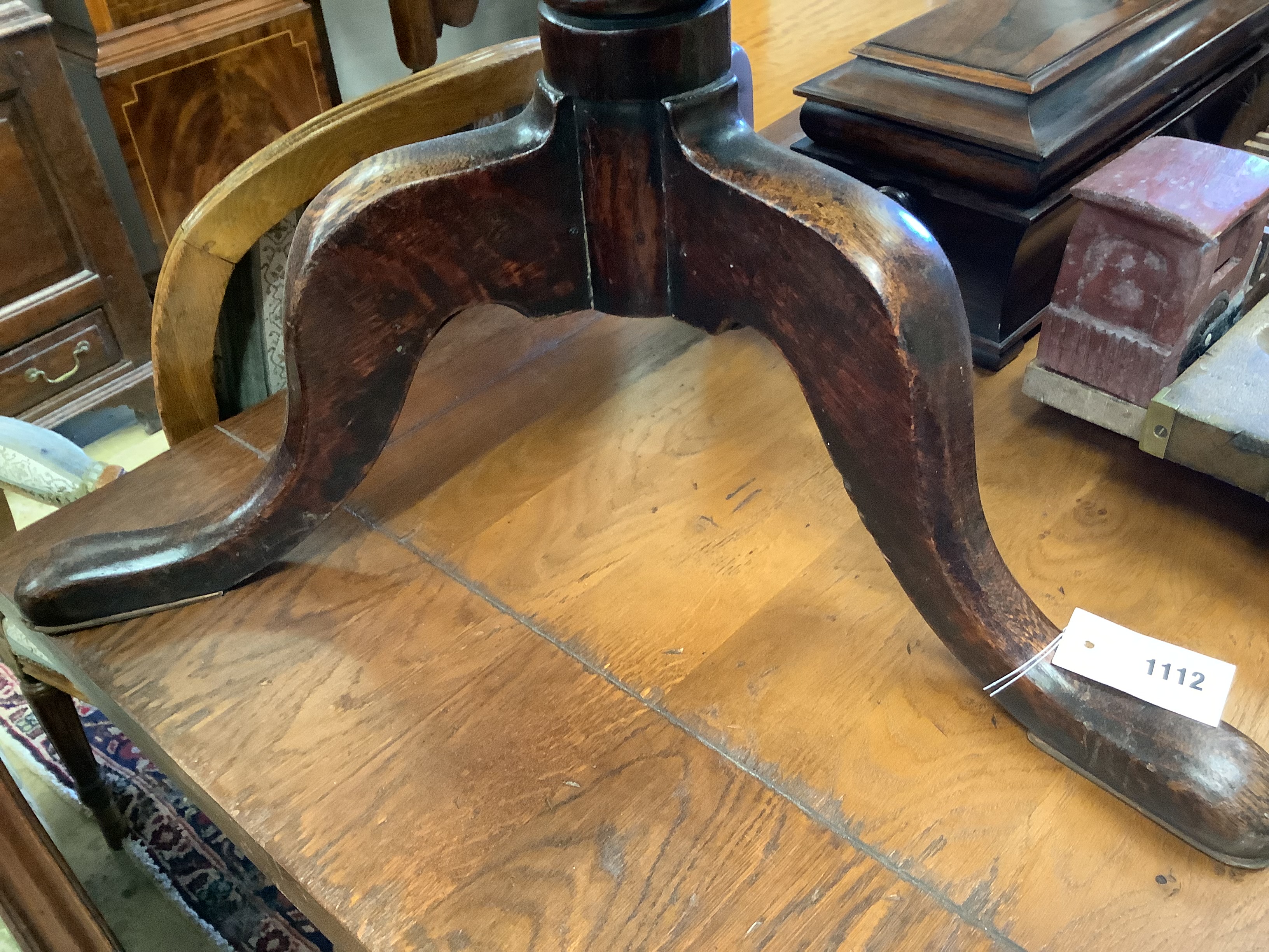 A George III and later circular mahogany tripod tea table, diameter 78cm, height 71cm